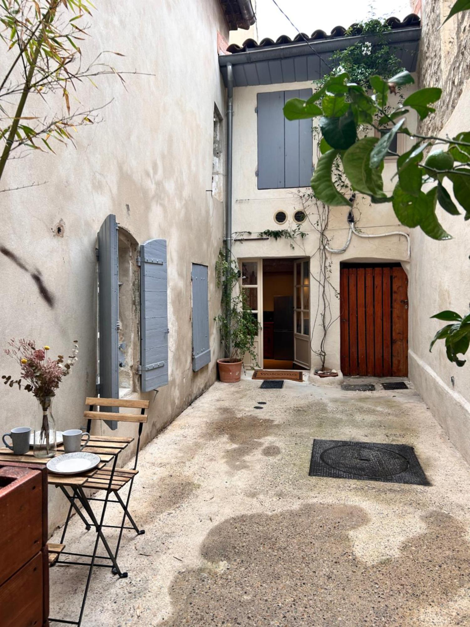 Duplex Centre Historique Arles Apartment Екстериор снимка