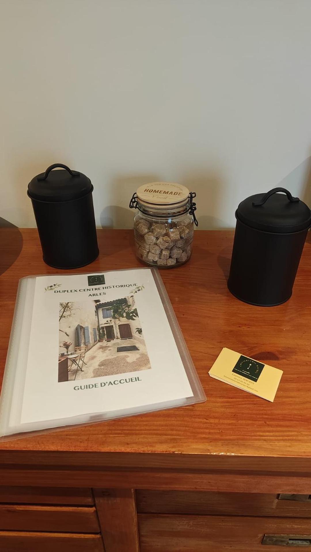 Duplex Centre Historique Arles Apartment Екстериор снимка
